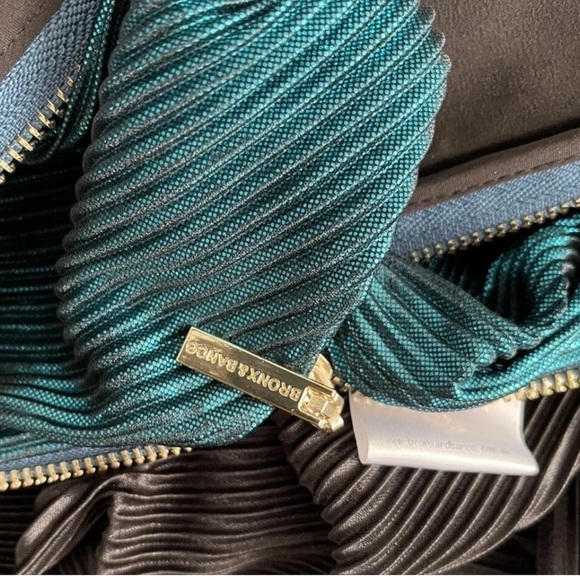 Bronx & Banco Florence Gown - Picture 3 of 7